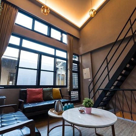 Reise Guesthouse 喜遊旅宿 ゲストハウス 旅マニア Tainan Exteriör bild