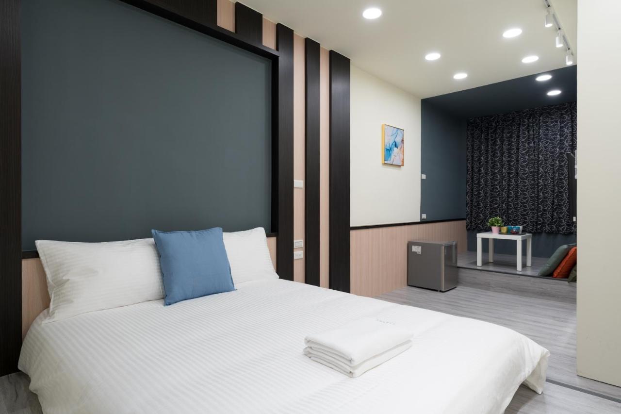 Reise Guesthouse 喜遊旅宿 ゲストハウス 旅マニア Tainan Exteriör bild