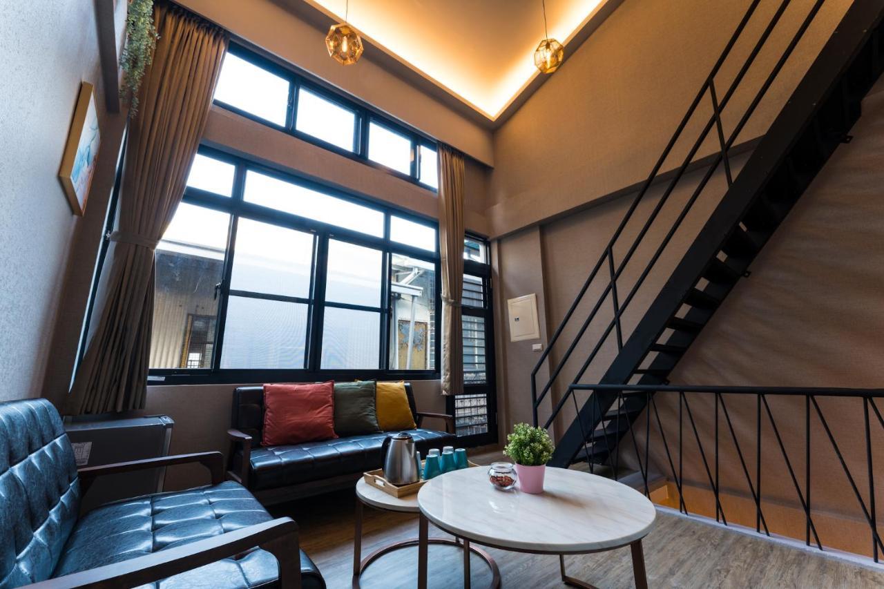 Reise Guesthouse 喜遊旅宿 ゲストハウス 旅マニア Tainan Exteriör bild