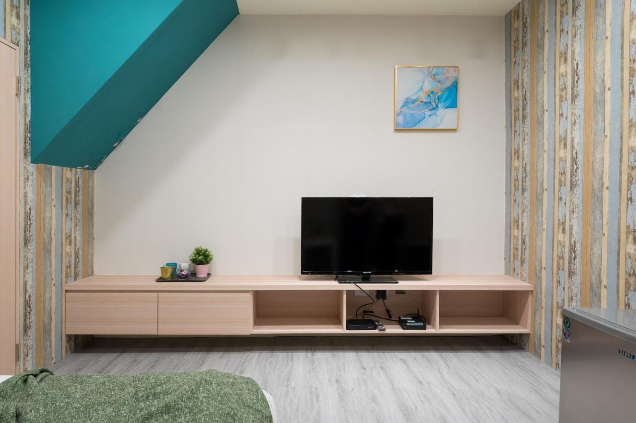 Reise Guesthouse 喜遊旅宿 ゲストハウス 旅マニア Tainan Exteriör bild